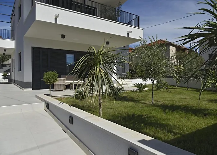 公寓 Historic Village 斯拉汀