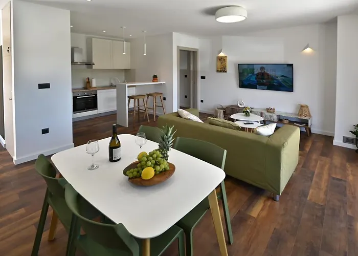 Historic Village * 斯拉汀