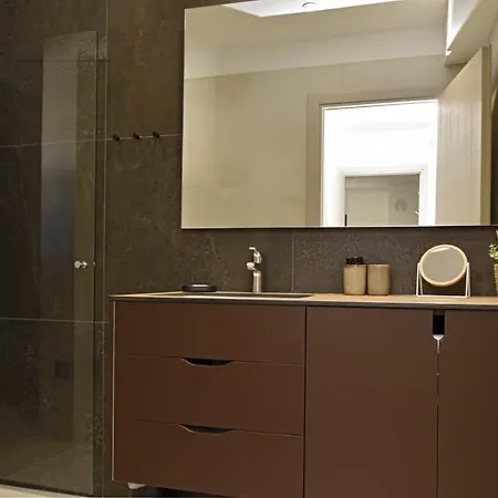 Historic Village Apartment *