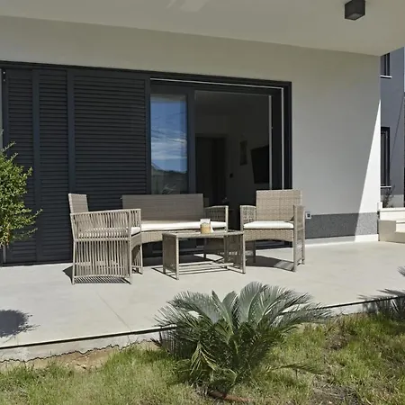 Historic Village Apartment *