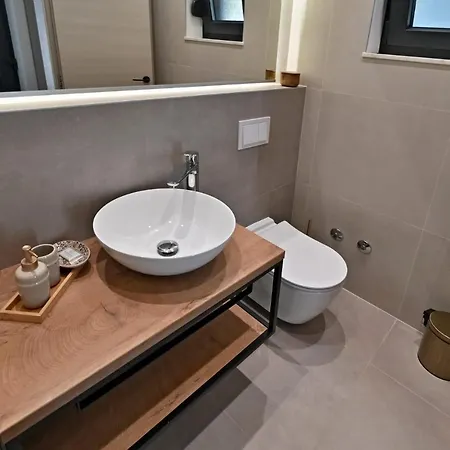 Historic Village Apartment *