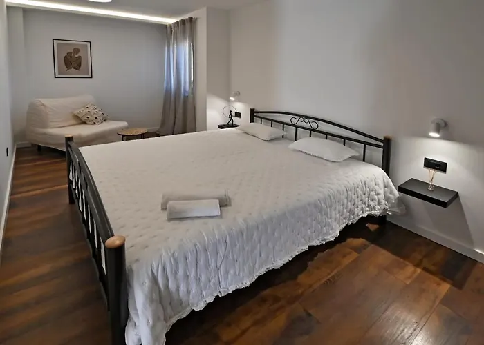 Historic Village Apartament *